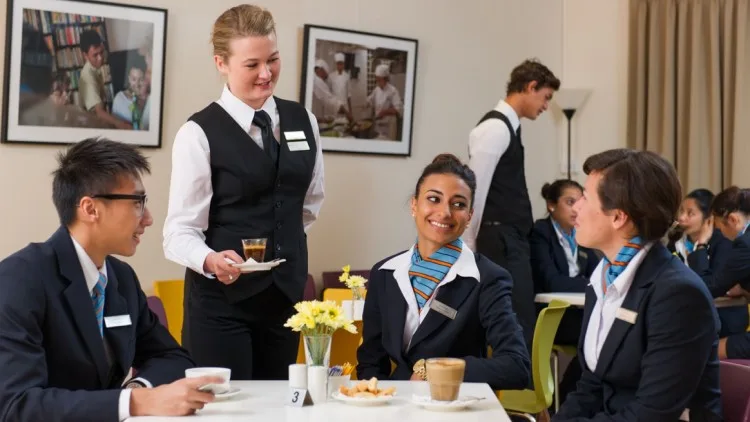 Tại sao chọn Học viện NIM Singapore học Quản trị Du lịch Khách sạn? (Review chi tiết)