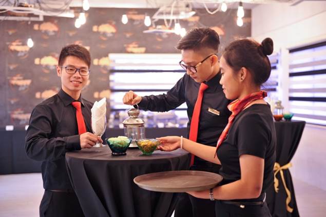 shrm singapore nha hang - Cao đẳng Quản lý nhà hàng trường SHRM: 6 tháng học, 6 tháng thực tập có lương