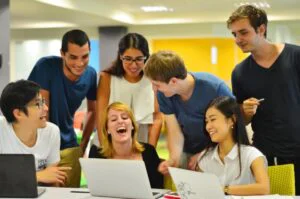 Video: Chia sẻ của sinh viên đang theo học tại Đại học James Cook Singapore